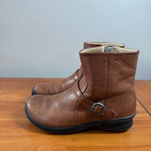 KEEN Bern Baby Bern Brown Leather Ankle Mid Boots Buckle Bootie 1011142 SZ 7.5